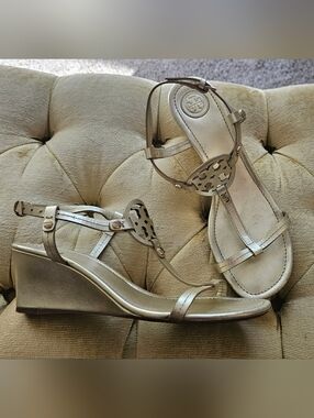 Tory Burch Miller Metallic Leather Sandals in Champagne Size 7.5